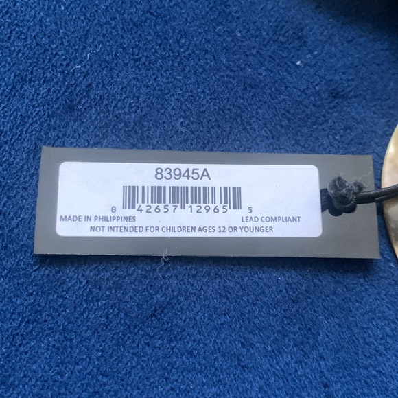 Shell Statement Necklace - Picture 5 of 5